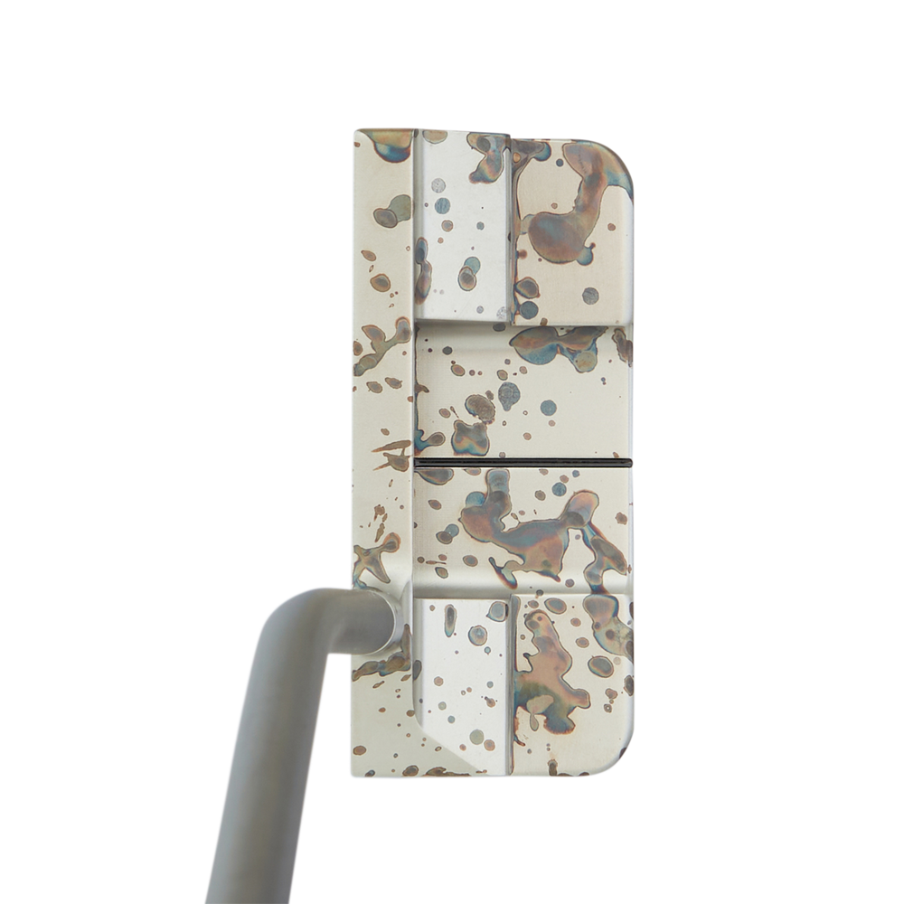 Acid Splash Retro Stinger Queen B 6 Putter - alignment