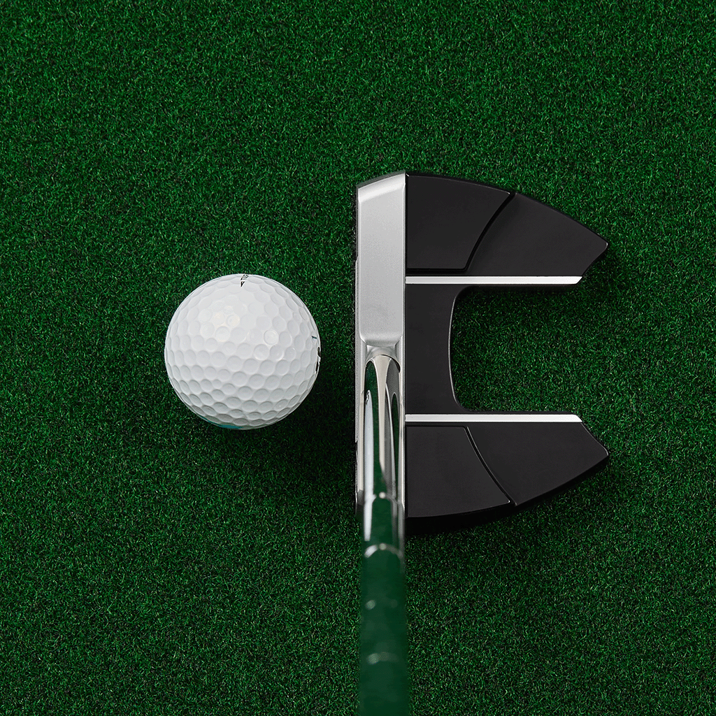 Bettinardi 2022 INOVAI 6.0 Center Shaft Putter with ball on green mat