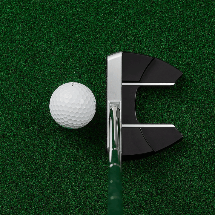 Bettinardi 2022 INOVAI 6.0 Center Shaft Putter with ball on green mat
