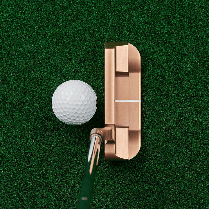 Bettinardi Queen B 12 Putter with ball on green mat